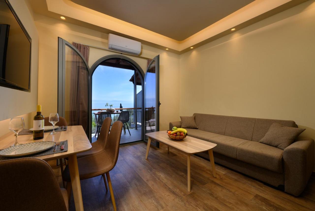 Seven Keys Luxury Suites Achílleion Dış mekan fotoğraf