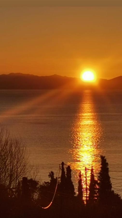 Seven Keys Luxury Suites Achílleion Dış mekan fotoğraf