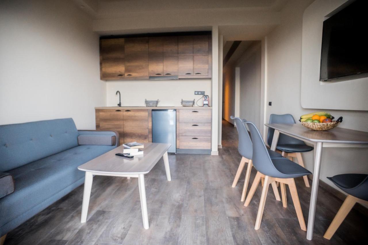 Seven Keys Luxury Suites Achílleion Dış mekan fotoğraf